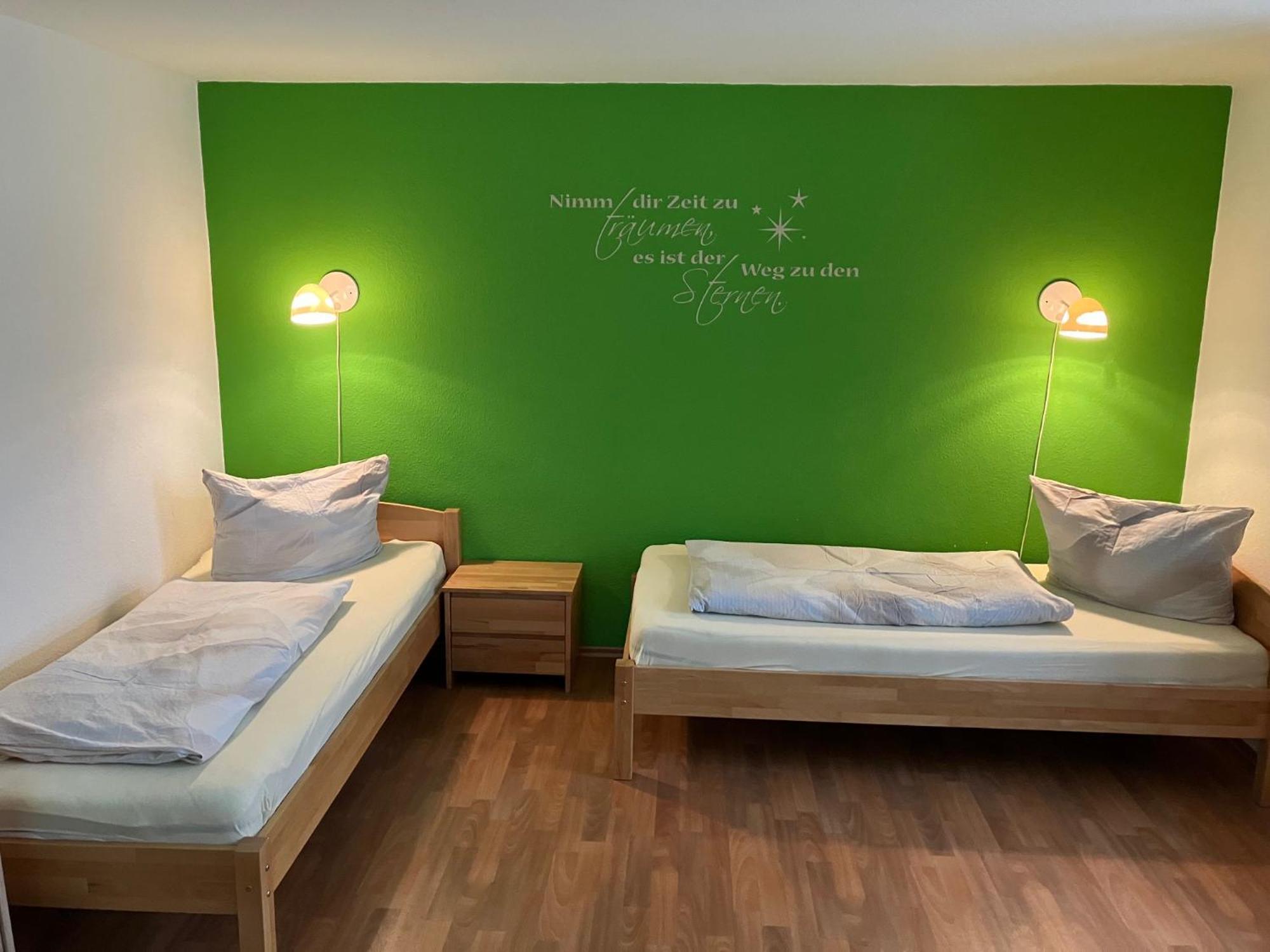 Ferienwohnung Morgensonne Am Kurpark Bad Berka - Parkplatz - Spielplatz - Wlan - 2 Schlafzimmer Esterno foto